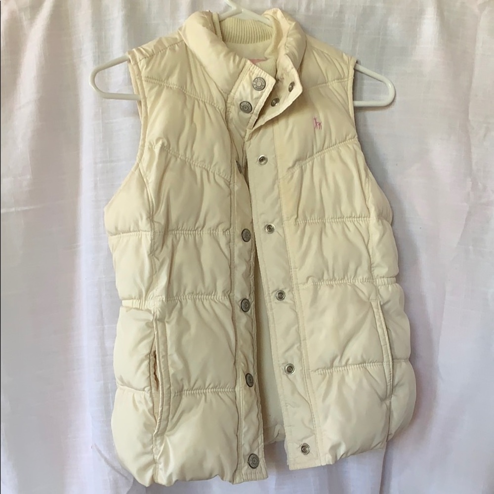 Old Navy Cream Sleeveless Vest : Junior’s Size XL